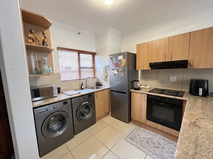 To Let 2 Bedroom Property for Rent in Royal Ascot Western Cape